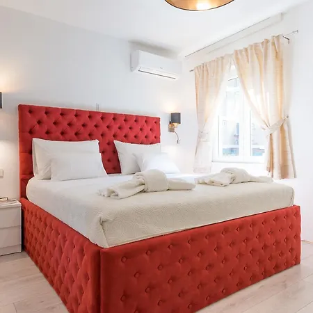 Comfort Lucy Dubrownik