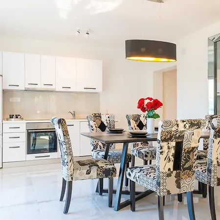 Comfort Lucy Dubrownik